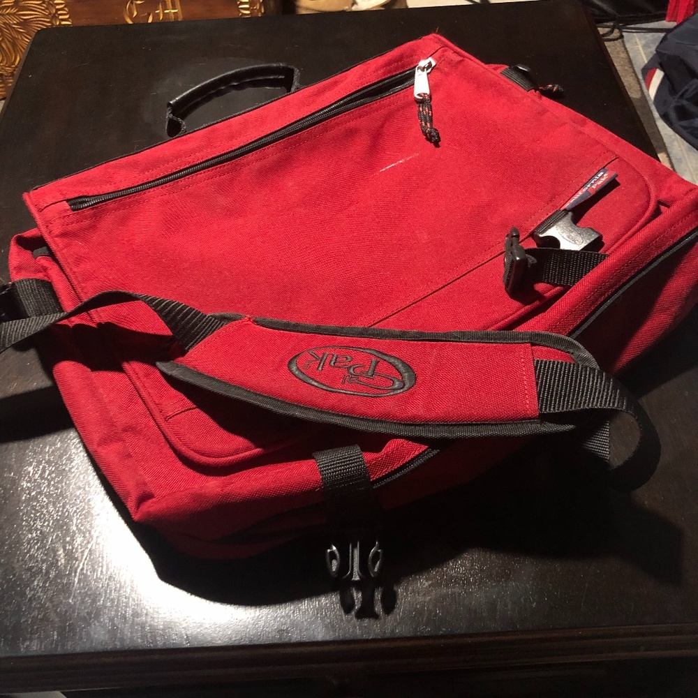 California Pak Messenger Bag
